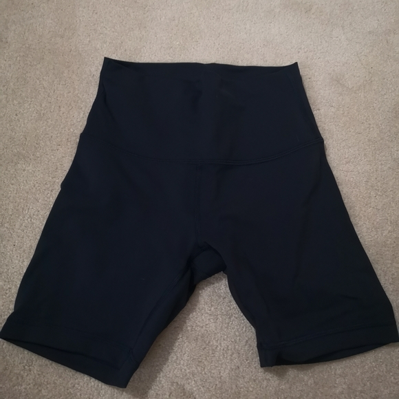 Lululemon Wunder Train Short 6" Size 4 - Picture 4 of 8